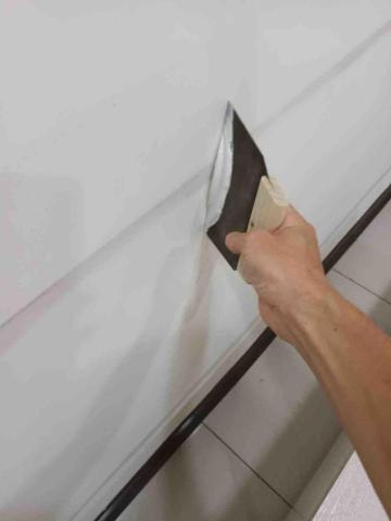 詹文欽，兆基屋管 - 髒污批土