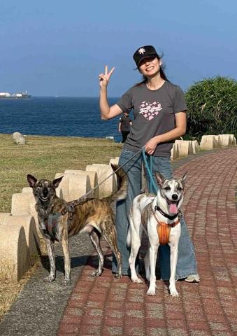 Vivian - 遛狗服務