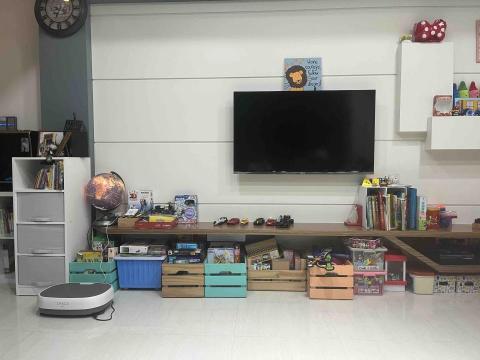 耿雅郁 - 家裡環境