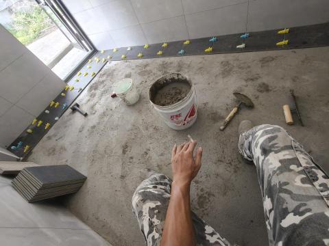 廖基利 - 硬底磁磚鋪設