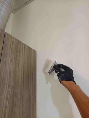 詹文欽，兆基屋管 - 粉刷