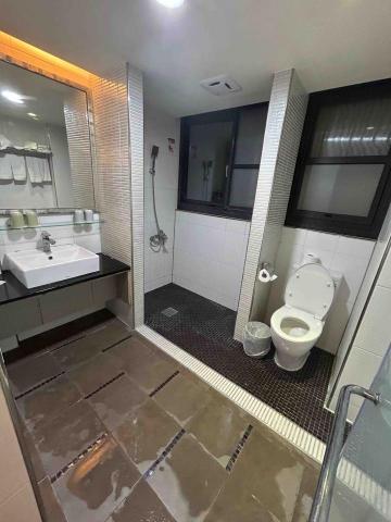 台中淨居夫妻 - 民宿廁所清潔