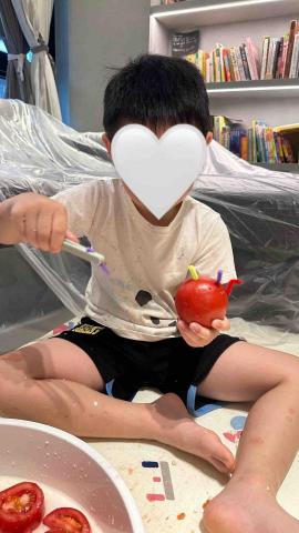 洪語謙 - 感官盆-番茄上的蟲蟲