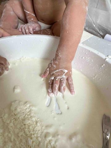 洪語謙 - 感官盆-泥巴滾滾