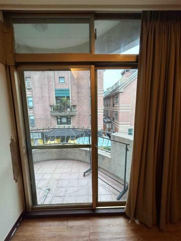 台中淨居夫妻 - 