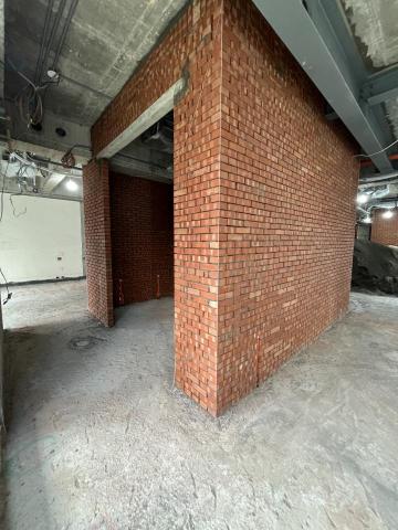 益實工程 - 增設紅磚隔間，砌磚，門洞預留。