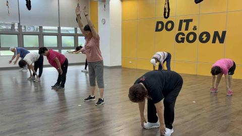 Freda Yang - 銀髮徒手肌力課程