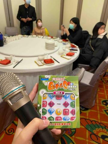 杯卡/活動主持人 - 公司尾牙活動主持人