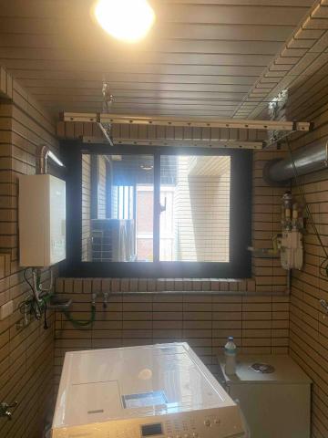 張祥俊 - 黑色氣密窗