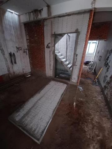 拓圓匠 銑孔 切割 工程 - 老屋翻修 改門方向 與地板電梯口切割