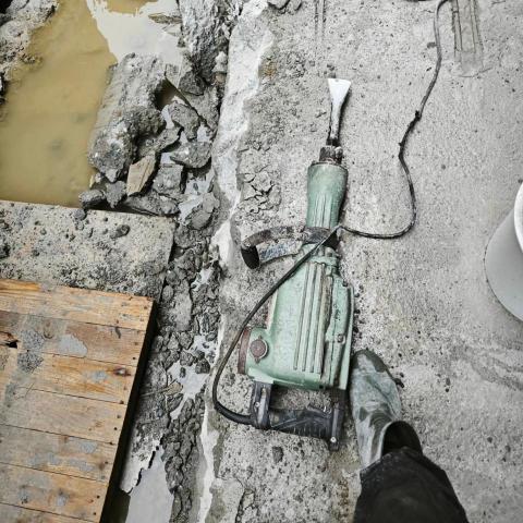 提供磚牆服務的專家aku 打石工