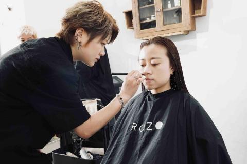劉禹希 - 幫客戶上妝完成拍攝