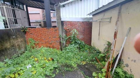 蔡承宏 - 台中客戶庭院整理（施作前）