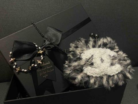 Anlin•design&cosme&handmade - 客製化生日禮物:手鏈及小包 Anlin•design&cosme&handmade - 客製化生日禮物:手鏈及小包