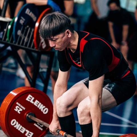 提供兼職网服務的專家陳威宇