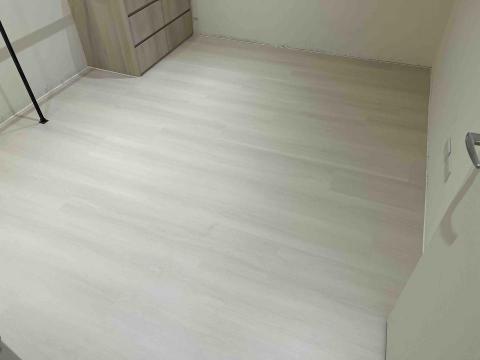 提供木地板缺點服務的專家梁振岳