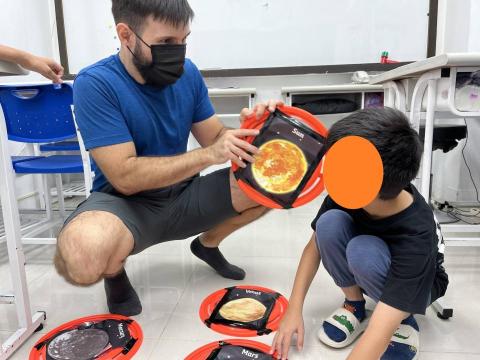 Vince 老師 - Finding new ways to help students memorize vocabulary.