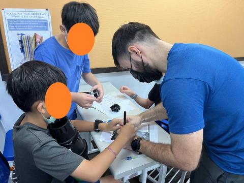 Vince 老師 - Always remain available for your students.