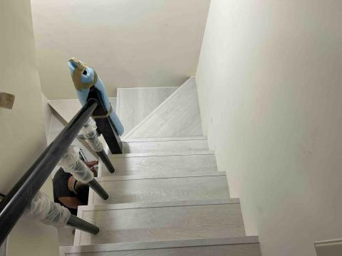 梁振岳 - 樓梯施作