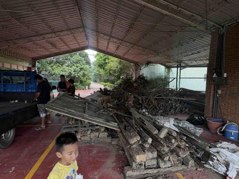 小謝 24H到府服務您！ - 木頭清運