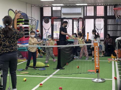 勁光網球 - 兒童網球課程