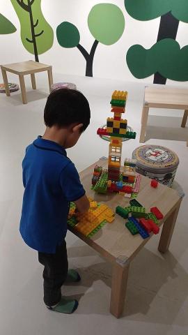 玉婷 - 陪玩積木