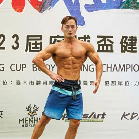 提供台中東海按摩服務的專家管羽綸