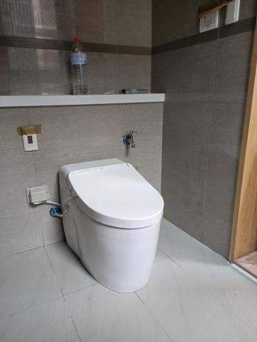 順穩通陳師傅 - 安裝馬桶