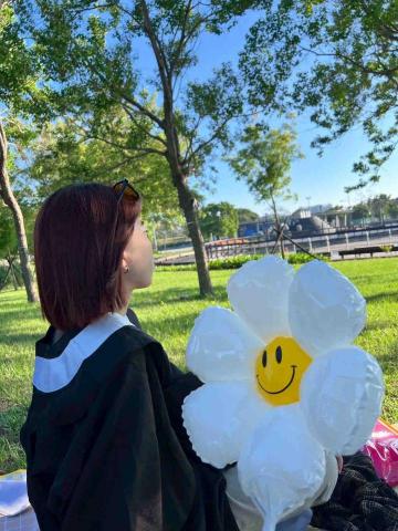 提供報告格式範本服務的專家洪小姐