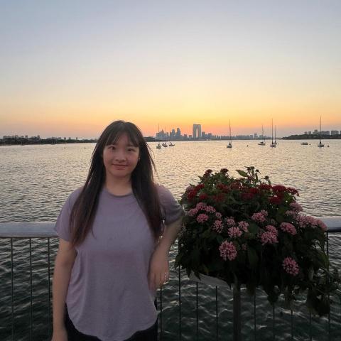 李育翎 李育翎