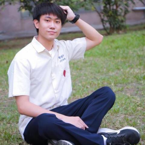 提供線上家教服務的專家許祐愷