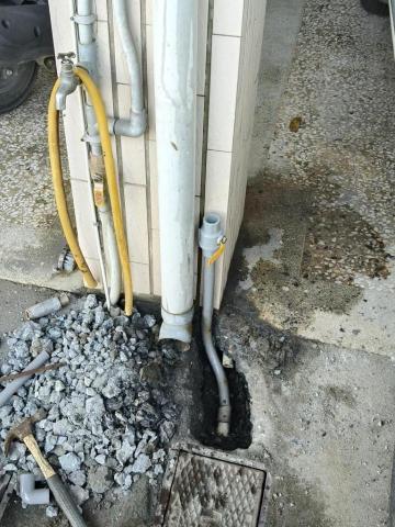 瑋成水電裝修工作室 - 施工中：水錶進水管斷裂，改明管