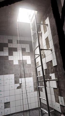 阿驊師 - 水塔內磁磚剔除前
