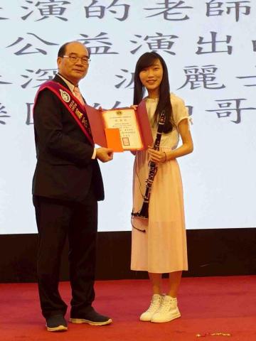 紀亮妤｜🎵單簧管教學✨樂團表演 - 哈比室內樂團「鳳西獅子會」演出