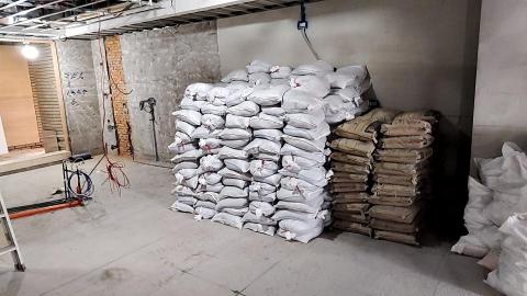 阿驊師 - 支援進料