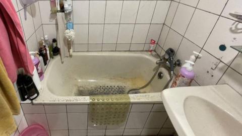 可能設計有限公司 - 拆浴缸、乾濕分離、安裝淋浴拉門before 可能設計有限公司 - 拆浴缸、乾濕分離、安裝淋浴拉門before