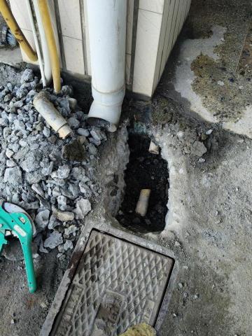 瑋成水電裝修工作室 - 施工中：水錶進水管斷裂，改明管