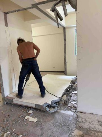 好工人拆除裝修團隊 - 基隆隔間改裝施工中