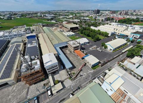 風的視角空中攝影 - 限高區，廠房拍攝，低空合成超廣角