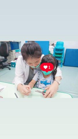 Jessica Wang - 在醫院帶小朋友精細動作