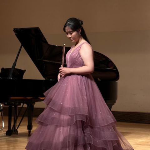 提供高雄衝浪教學服務的專家Ting Huang