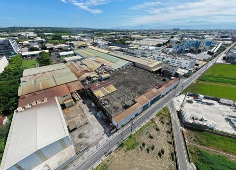 風的視角空中攝影 - 限高區，廠房拍攝，低空合成超廣角