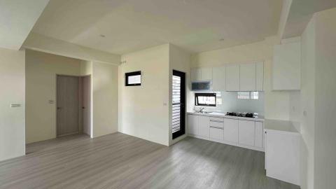 薪豐營造 - 室內隔間與全部建材完成