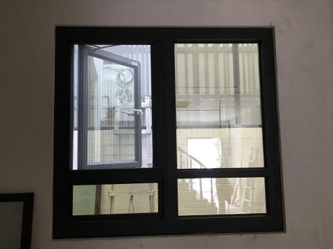 弘乙鋁門窗行 - 窗戶包窗乾式施工改裝固定窗+推射窗