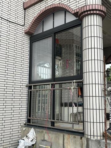 弘乙鋁門窗行 - 