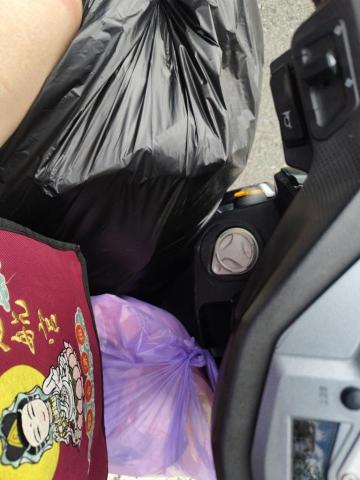 安安個人清潔工作室 - 收垃圾