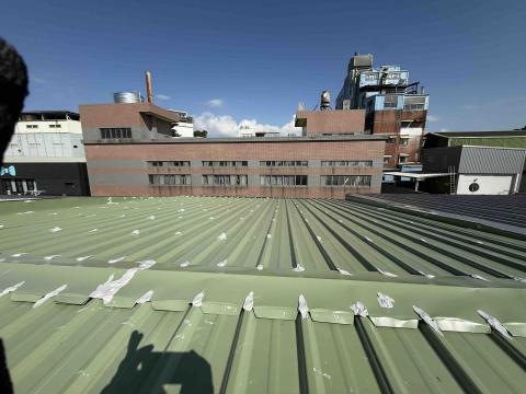 鐵件職人企業社 - 三樓頂加鐵皮屋頂 果綠