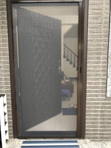 弘乙鋁門窗行 - 折紗安裝