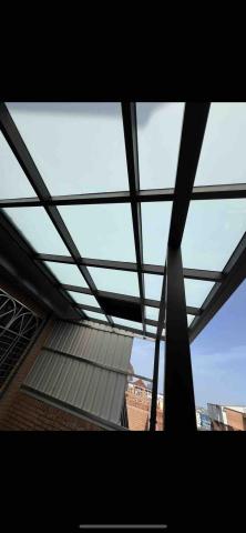 貴云企業社 - 白膜5+5強化玻璃採光罩