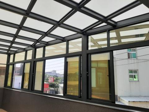 弘乙鋁門窗行 - 